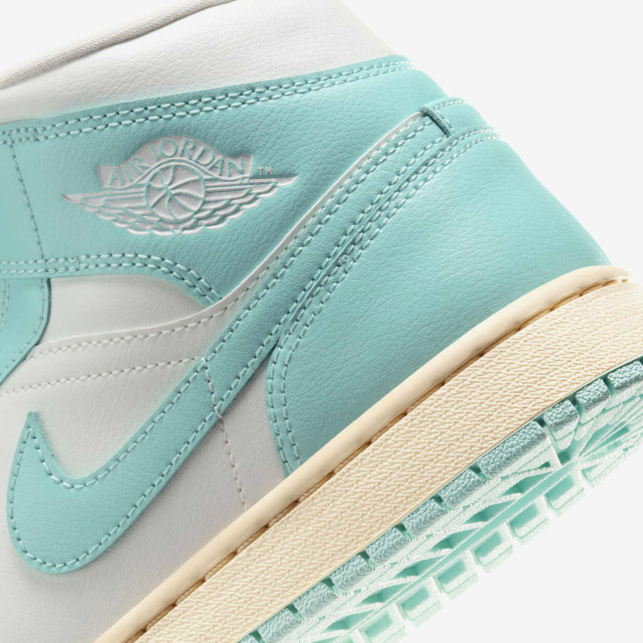 Wmns Air Jordan 1 Mid | BQ6472-132