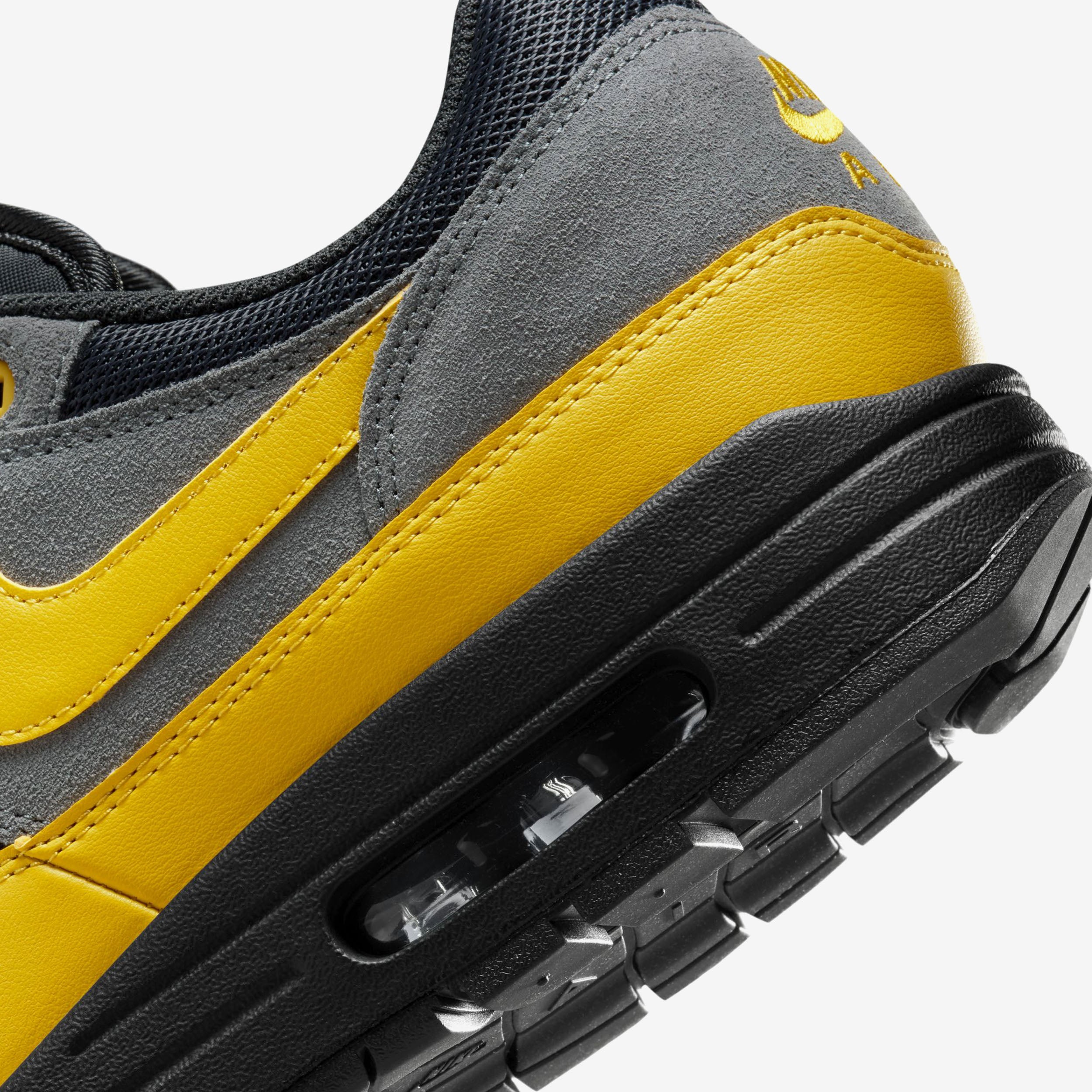 Air Max 1 Essential