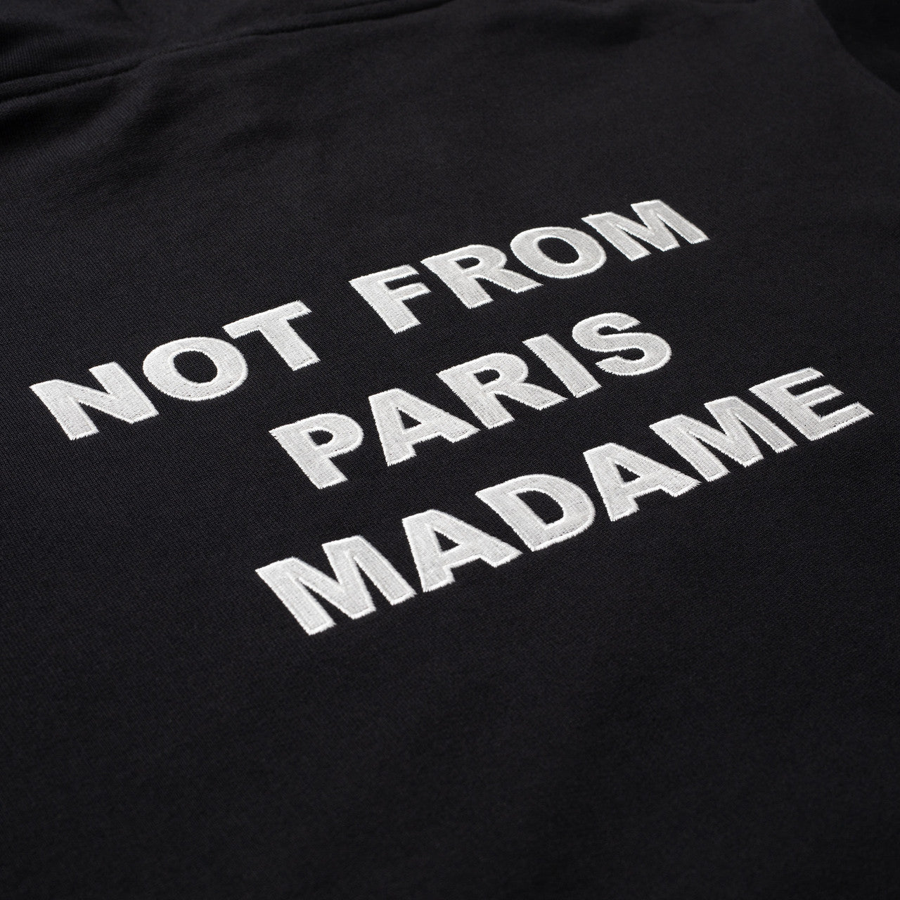 Le Hoodie Slogan  | HO162-CO127-BL