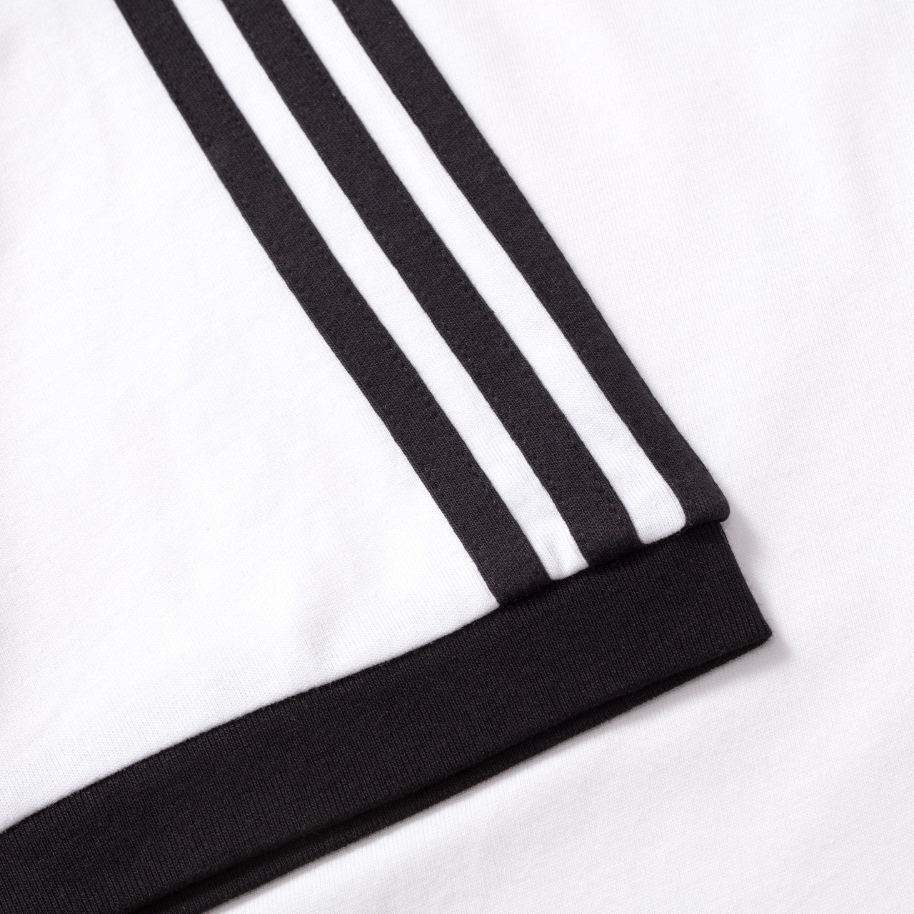 Adicolor Classics 3-Stripes Tee | IA4846