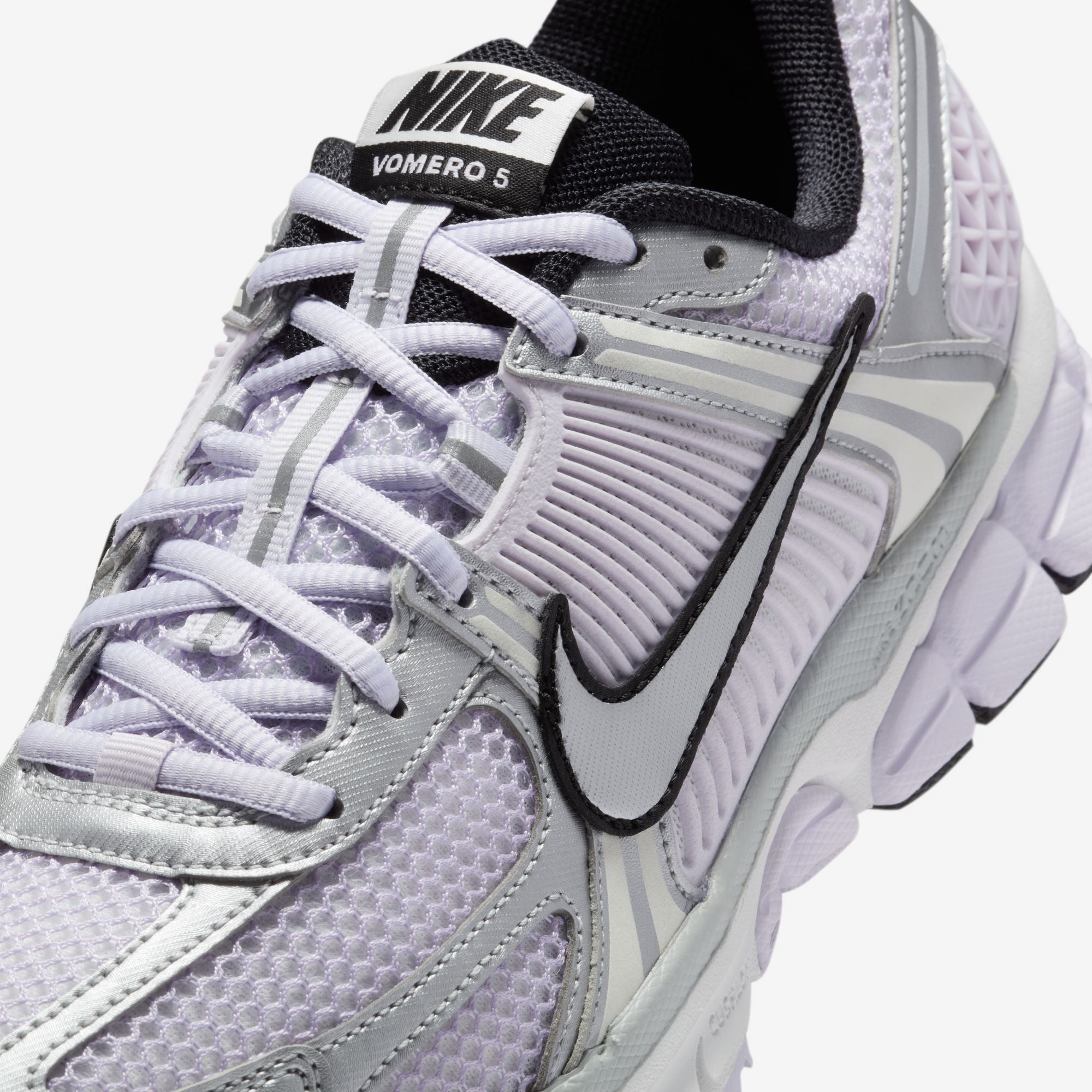 Wmns Zoom Vomero 5 M
