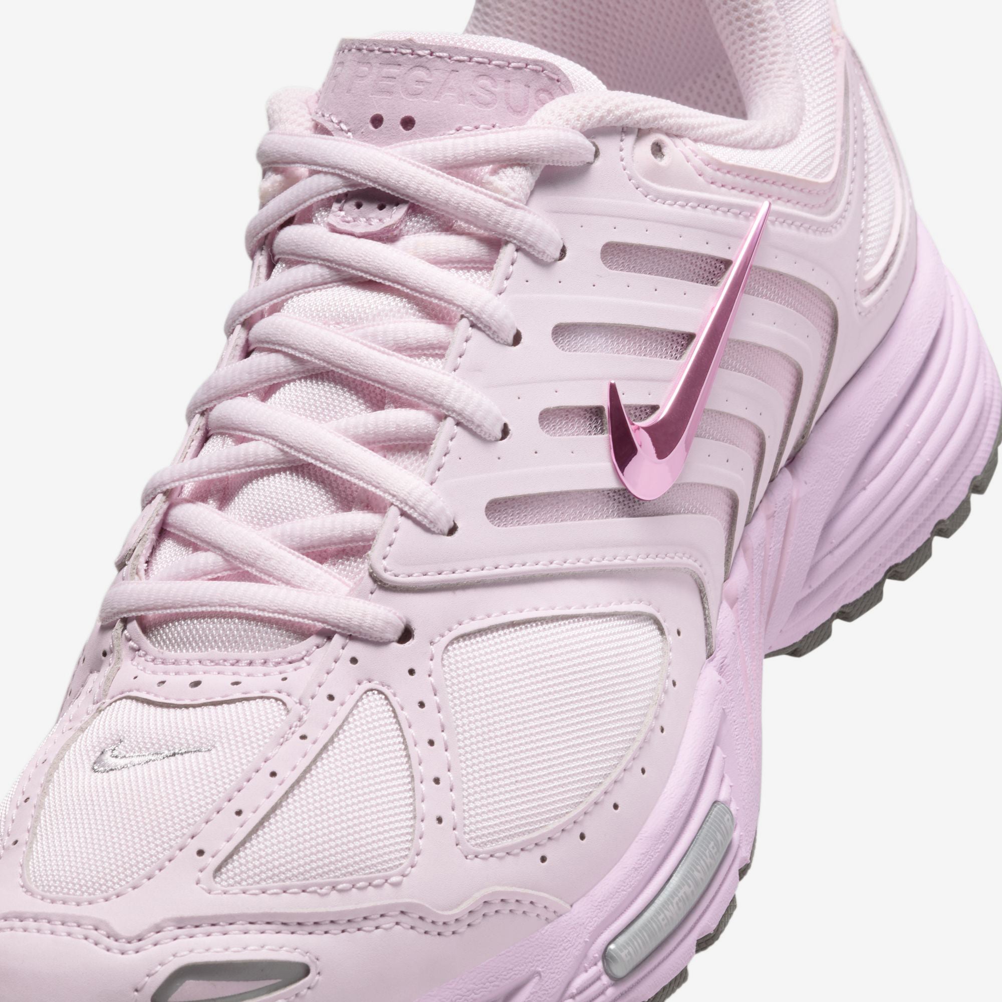 Wmns Air Pegasus 2005