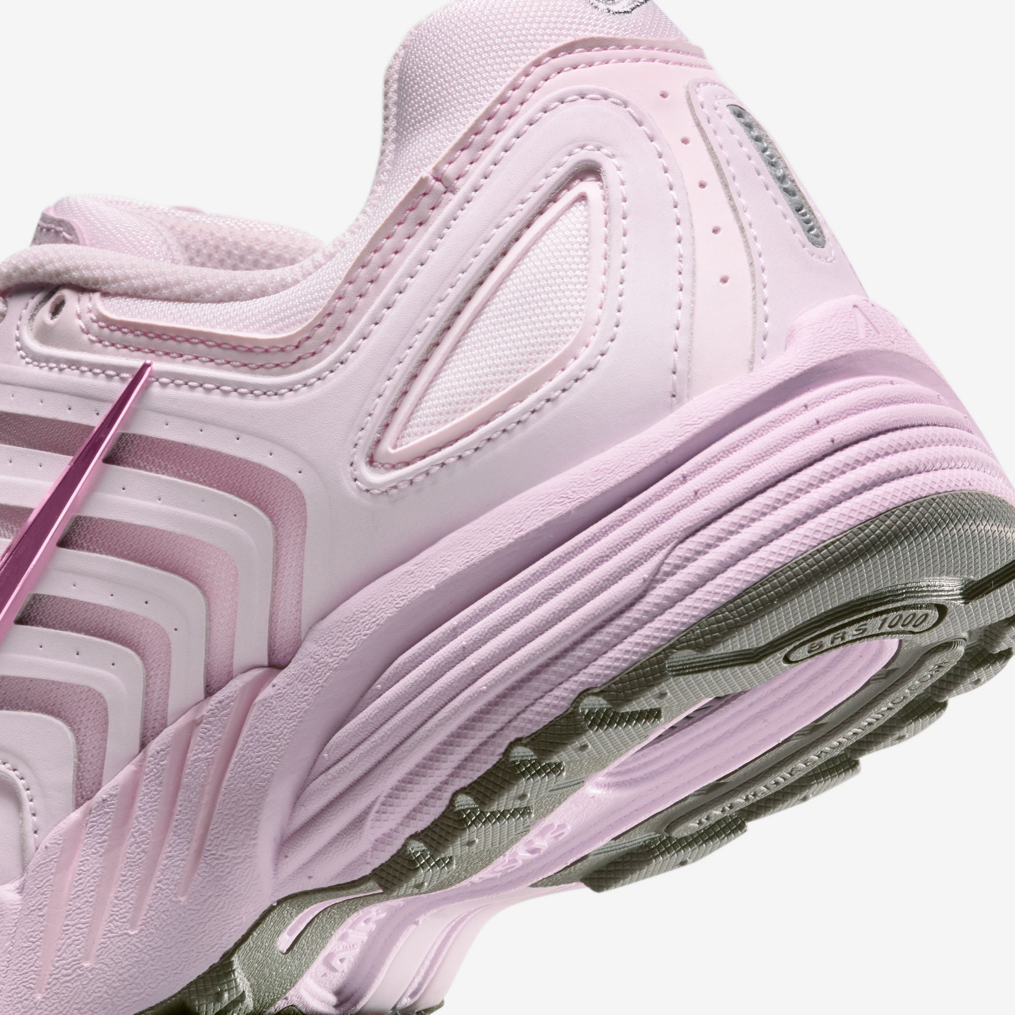 Wmns Air Pegasus 2005