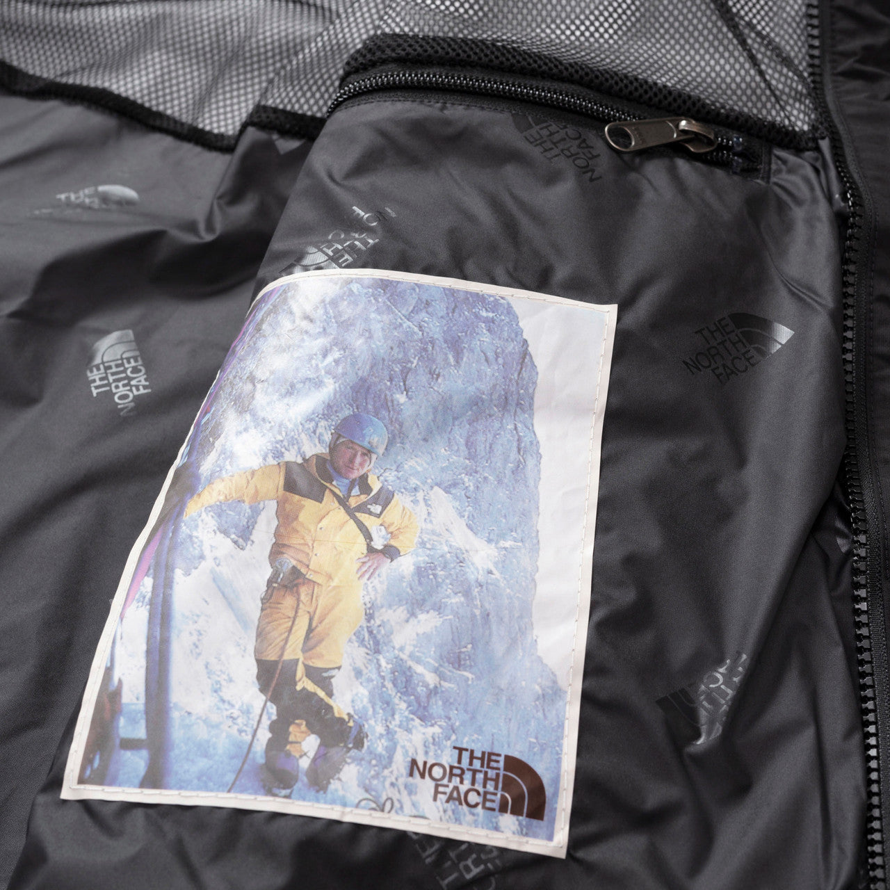 86 Retro Mountain Jacket | NF0A7UR9JK3
