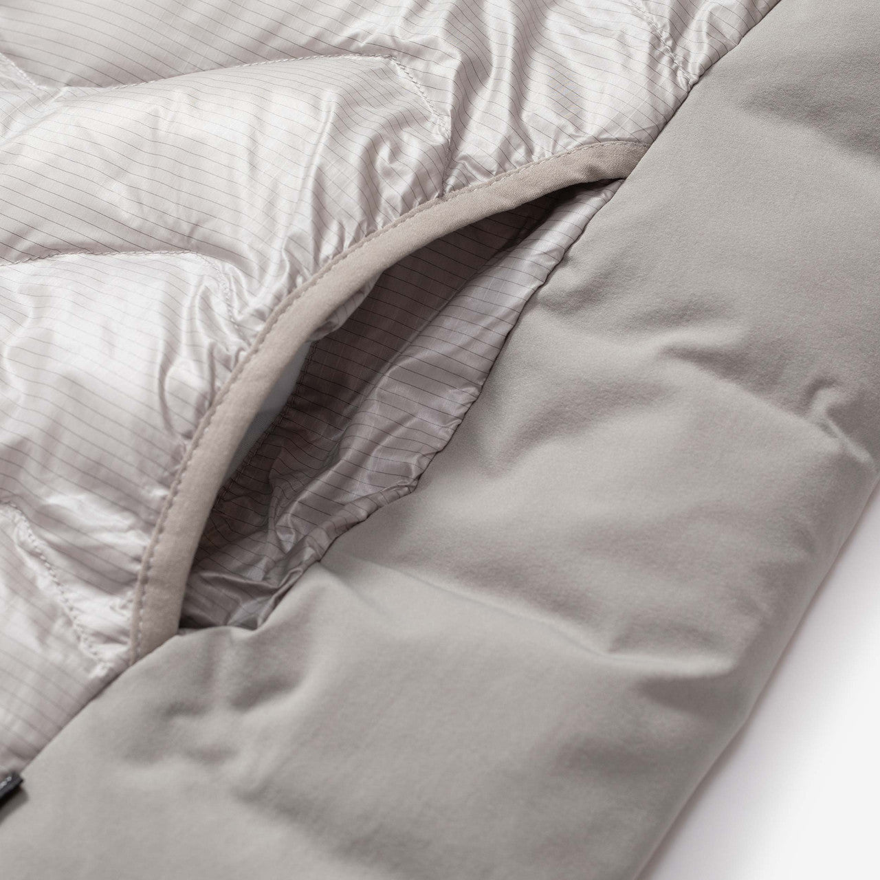 Waves Light Puffer | PMO0060-GRE